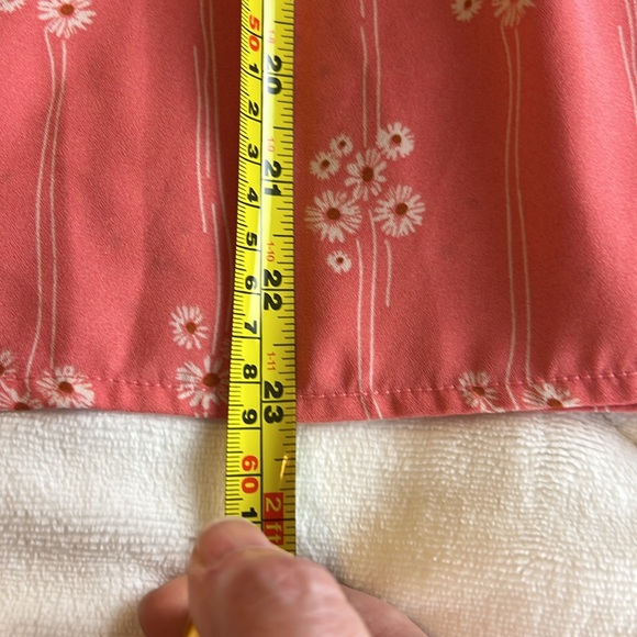 So lightweight short sleeve top - Picture 4 of 5